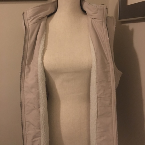 Hooded Vest - Picture 3 of 5